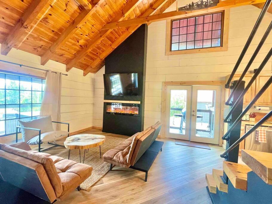 Modern Lake Side Nest• Hotub Fenced Yard King Beds Sevierville Bagian luar foto