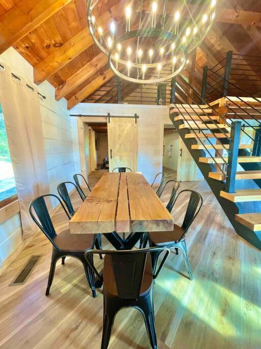 Modern Lake Side Nest• Hotub Fenced Yard King Beds Sevierville Bagian luar foto