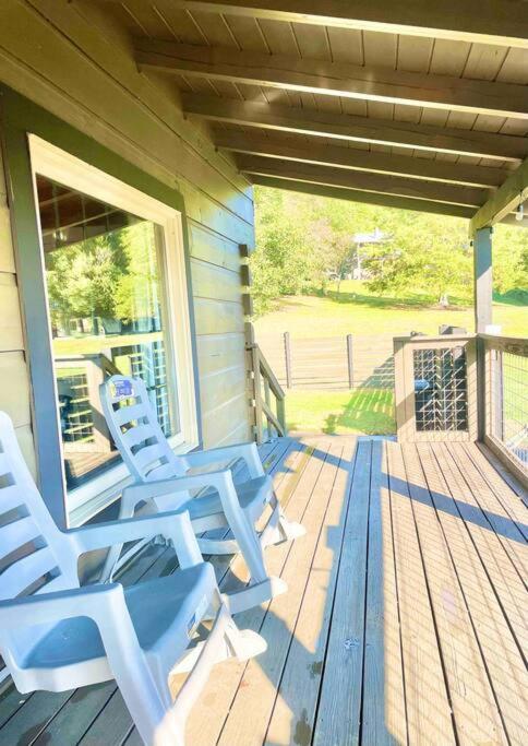 Modern Lake Side Nest• Hotub Fenced Yard King Beds Sevierville Bagian luar foto