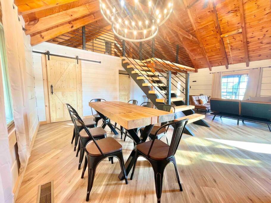 Modern Lake Side Nest• Hotub Fenced Yard King Beds Sevierville Bagian luar foto