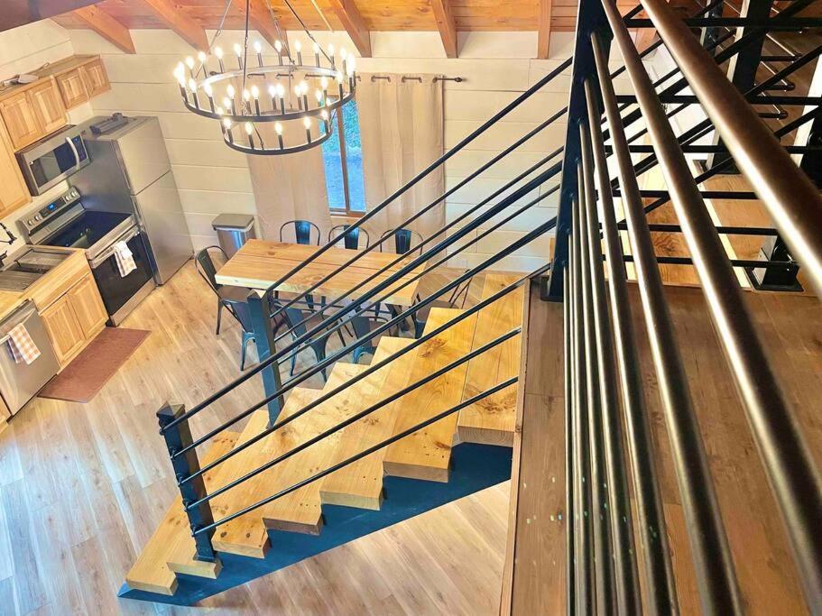 Modern Lake Side Nest• Hotub Fenced Yard King Beds Sevierville Bagian luar foto