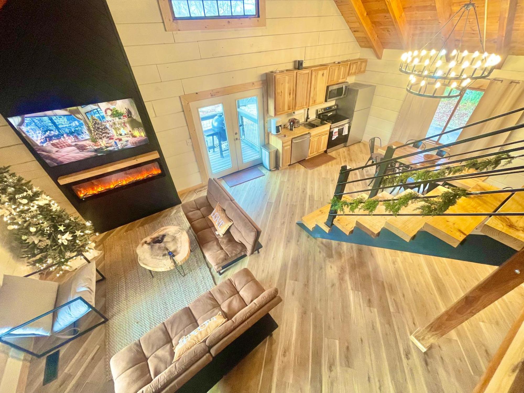 Modern Lake Side Nest• Hotub Fenced Yard King Beds Sevierville Bagian luar foto